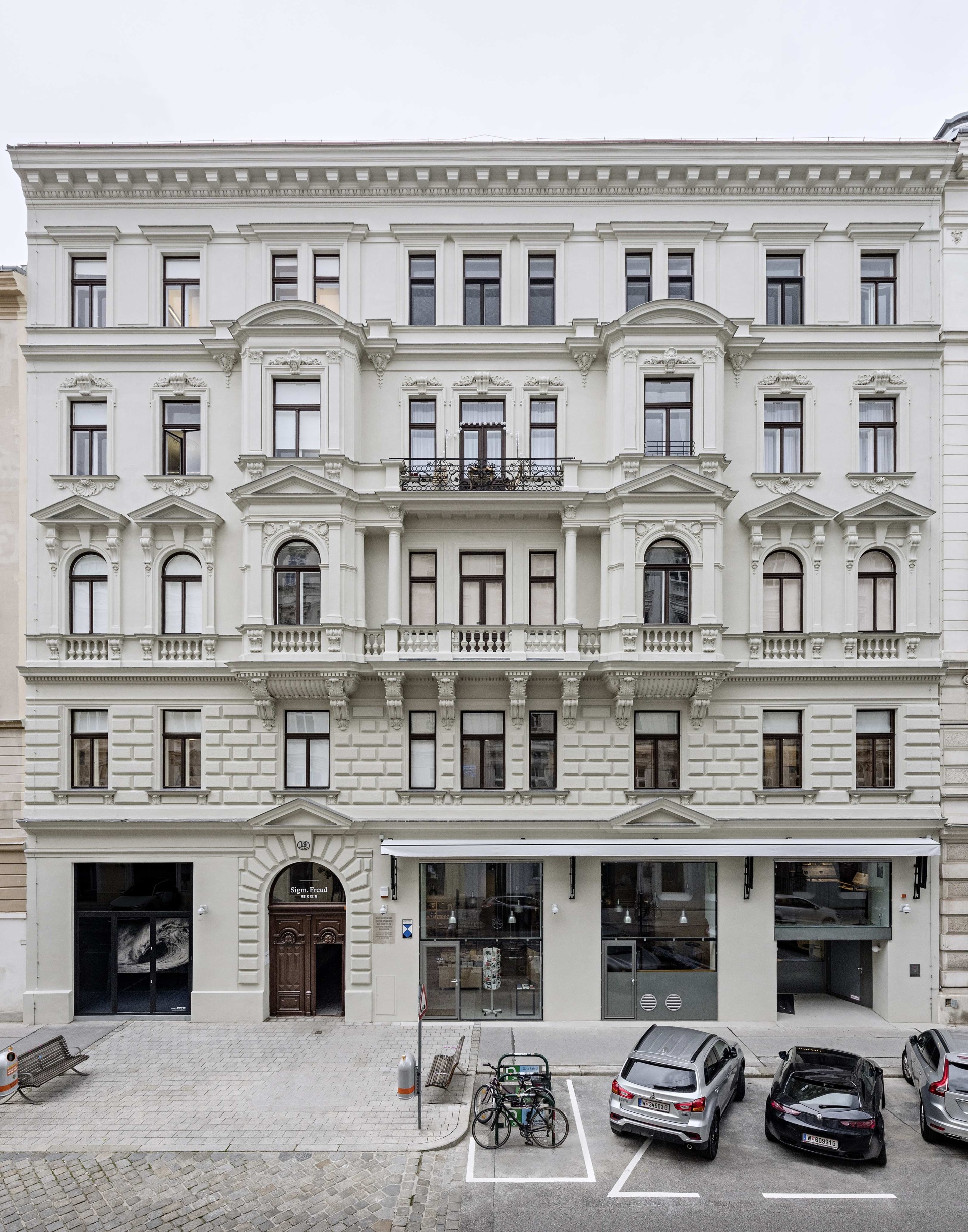 W tej wiedeńskiej kamienicy mieści się Muzeum Sigmunda Freuda / fot. Hertha Hurnaus